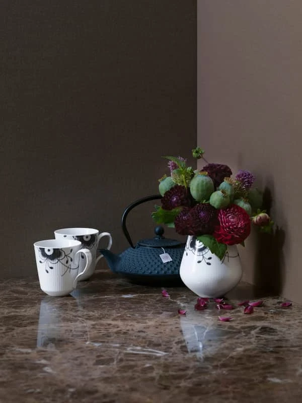 Royal Copenhagen Sort Mega Riflet Krus - 2 Stk. 4 Royal Copenhagen Sort Mega Riflet Krus - 2 Stk. - Billede 2