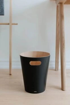 Umbra Woodrow Papirkurv -Køkkengrej Discountbutik 3990 7dddc836 189b 419c 827d ed162467b373