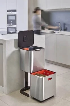 Joseph Joseph Totem Compact Skraldespand -Køkkengrej Discountbutik 3990 b189b83b 879d 41c6 8175 25471554117a